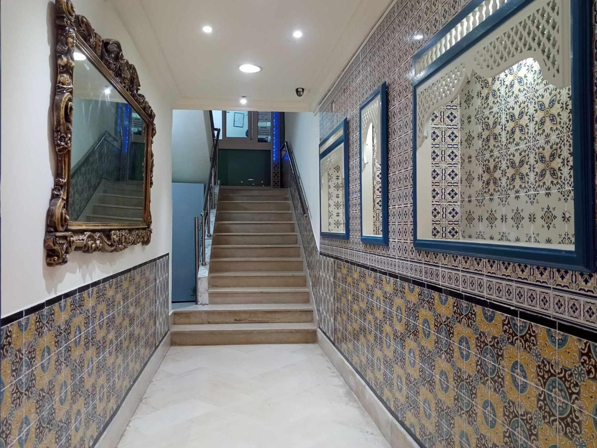 Hotel Marhaba - Beb Bhar Tunis Exteriör bild